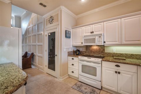 Townhouse in New Smyrna Beach, Florida 3 bedrooms, 189.15 sq.m. № 1439641 - photo 13