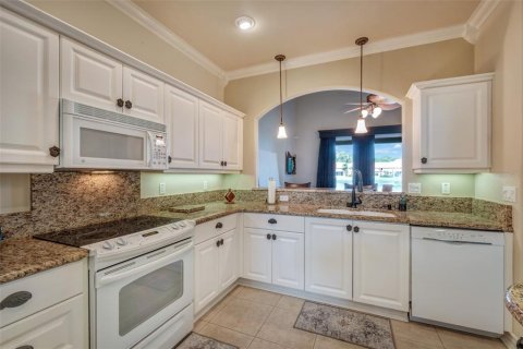 Townhouse in New Smyrna Beach, Florida 3 bedrooms, 189.15 sq.m. № 1439641 - photo 12