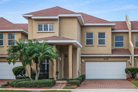 Townhouse in New Smyrna Beach, Florida 3 bedrooms, 189.15 sq.m. № 1439641 - photo 1
