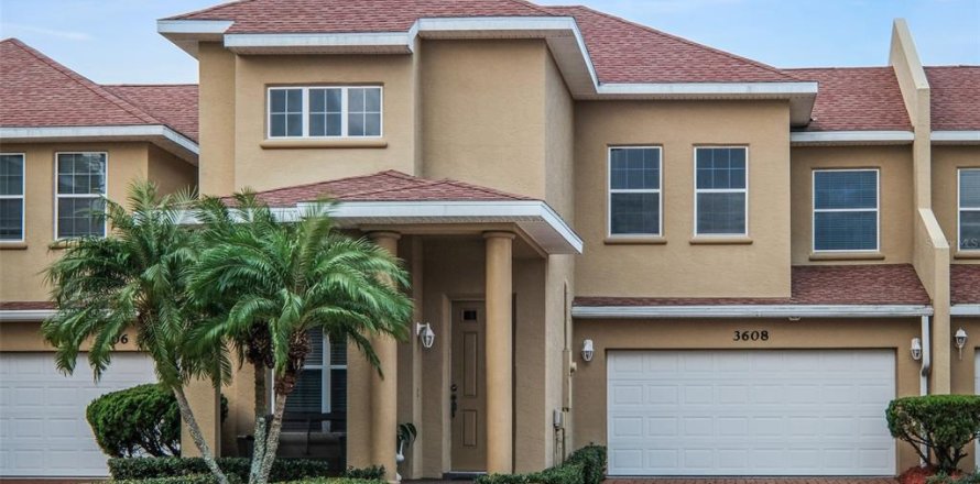 Townhouse in New Smyrna Beach, Florida 3 bedrooms, 189.15 sq.m. № 1439641