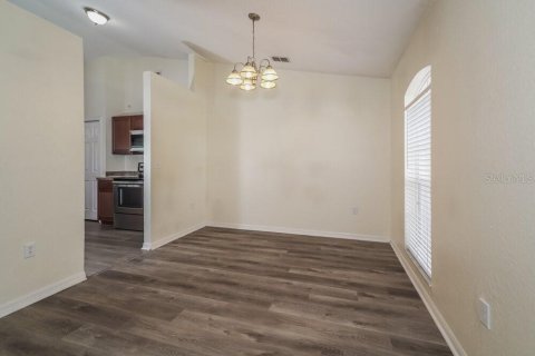Villa ou maison à louer à Winter Haven, Floride: 3 chambres, 173.17 m2 № 2383522 - photo 4