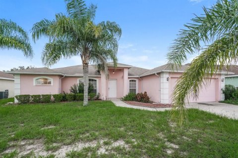 Villa ou maison à Winter Haven, Floride 3 chambres, 173.17 m2 № 2383522