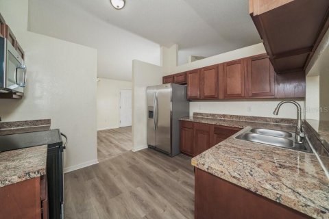 Villa ou maison à louer à Winter Haven, Floride: 3 chambres, 173.17 m2 № 2383522 - photo 7
