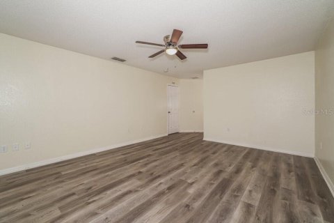 Villa ou maison à louer à Winter Haven, Floride: 3 chambres, 173.17 m2 № 2383522 - photo 11