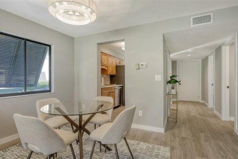 Купить кондоминиум в Сарасота, Флорида 6 комнат, 102.94м2, № 1558397 - фото 12