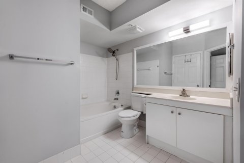 Condo in Boynton Beach, Florida, 2 bedrooms № 2283198 - photo 13