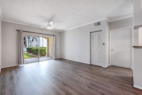Condo in Boynton Beach, Florida, 2 bedrooms № 2283198 - photo 5