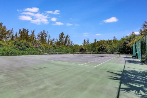 Condo in Hutchinson Island South, Florida, 2 bedrooms  № 1228856 - photo 1