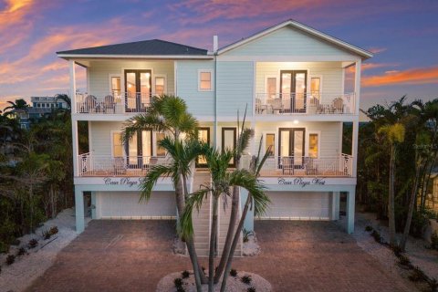 Villa ou maison à vendre à Bradenton Beach, Floride: 4 chambres, 196.3 m2 № 1908963 - photo 1