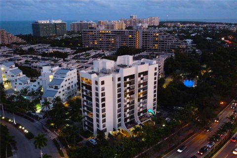 Condo in Key Biscayne, Florida, 2 bedrooms  № 2003041 - photo 30