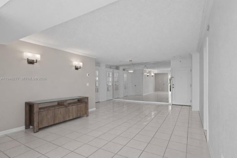 Condo in Key Biscayne, Florida, 2 bedrooms  № 2003041 - photo 12