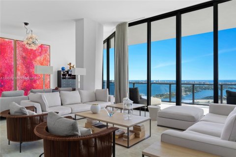 Condo in Miami, Florida, 4 bedrooms  № 1964133 - photo 2