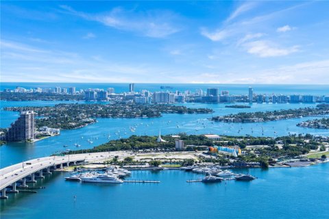 Condo in Miami, Florida, 4 bedrooms  № 1964133 - photo 4