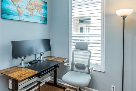 Condo in Saint Petersburg, Florida, 2 bedrooms  № 2198075 - photo 7