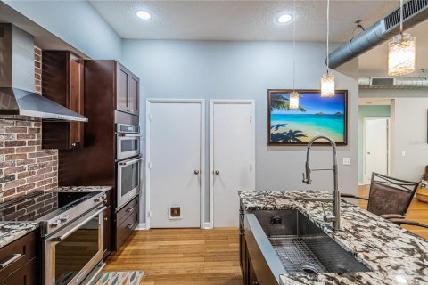 Condo in Saint Petersburg, Florida, 2 bedrooms  № 2198075 - photo 14