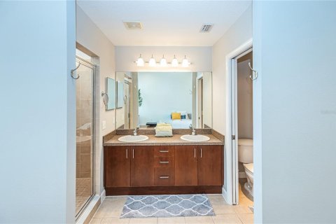 Condo in Saint Petersburg, Florida, 2 bedrooms  № 2198075 - photo 19