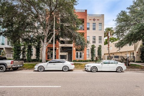 Condo in Saint Petersburg, Florida, 2 bedrooms  № 2198075