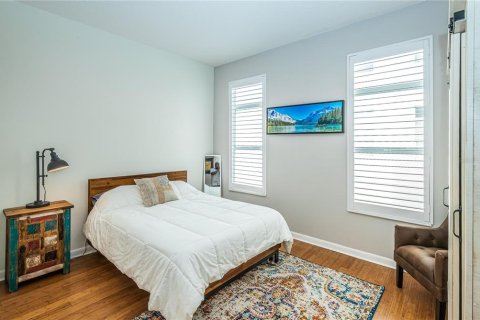 Condo in Saint Petersburg, Florida, 2 bedrooms  № 2198075 - photo 23