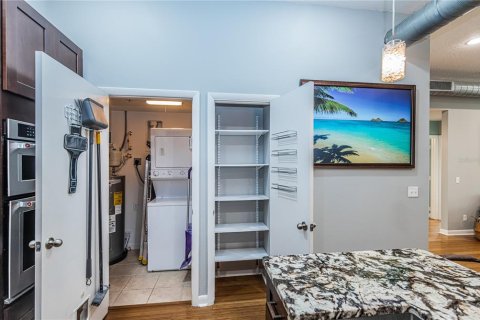 Condo in Saint Petersburg, Florida, 2 bedrooms  № 2198075 - photo 13
