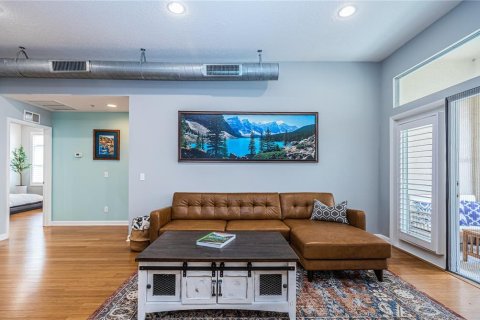 Condo in Saint Petersburg, Florida, 2 bedrooms  № 2198075 - photo 6