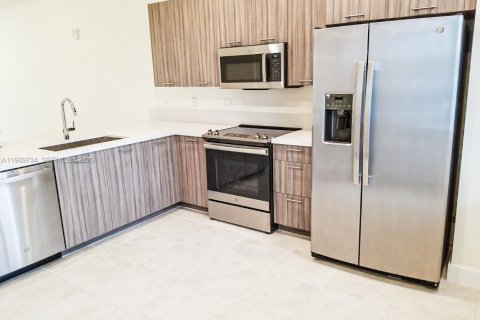 Condo à Doral, Floride, 3 chambres  № 2051713