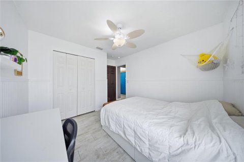House in Kissimmee, Florida 3 bedrooms, 132.48 sq.m. № 2230108 - photo 13