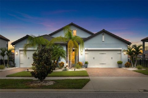 House in Odessa, Florida 4 bedrooms, 242.75 sq.m. № 2403591