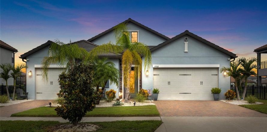 House in Odessa, Florida 4 bedrooms, 242.75 sq.m. № 2403591