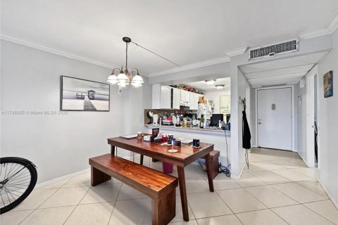 Copropriété à vendre à Boca Raton, Floride: 2 chambres, 101.73 m2 № 1730094 - photo 11