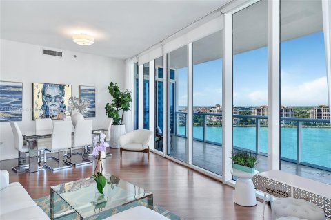 Condominio en venta en Miami Beach, Florida, 2 dormitorios, 147.81 m2 № 2013338 - foto 3