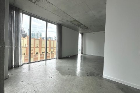Condominio en venta en Miami, Florida, 2 dormitorios, 90.77 m2 № 1880275 - foto 13