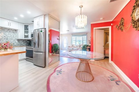 House in Miami Gardens, Florida 3 bedrooms, 95.69 sq.m. № 1741419 - photo 7