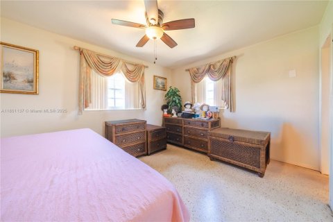 House in Miami Gardens, Florida 3 bedrooms, 95.69 sq.m. № 1741419 - photo 12