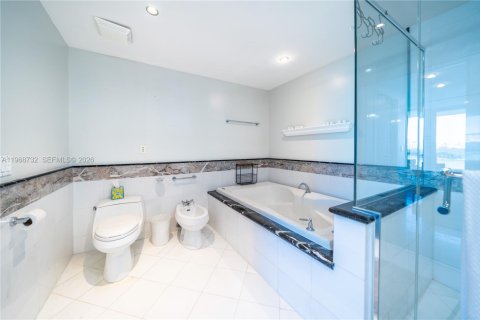 Condominio en alquiler en Miami Beach, Florida, 2 dormitorios, 116.31 m2 № 2031722 - foto 28