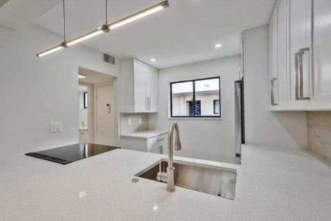 Condo in Delray Beach, Florida, 1 bedroom  № 2169930 - photo 2