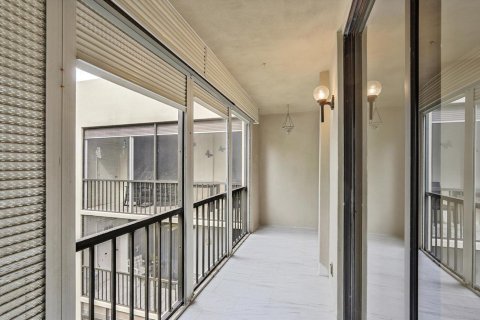 Condo in Delray Beach, Florida, 1 bedroom  № 2169930 - photo 23