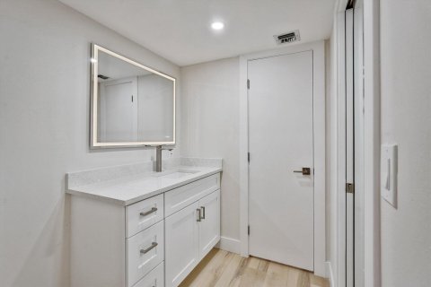 Condo in Delray Beach, Florida, 1 bedroom  № 2169930 - photo 20