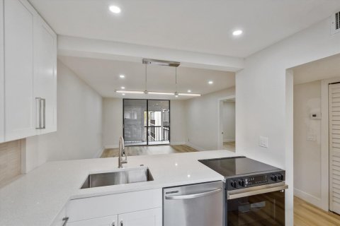 Condo in Delray Beach, Florida, 1 bedroom  № 2169930 - photo 5