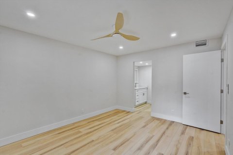 Condo in Delray Beach, Florida, 1 bedroom  № 2169930 - photo 17