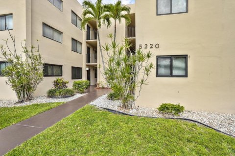 Condo in Delray Beach, Florida, 1 bedroom  № 2169930 - photo 25