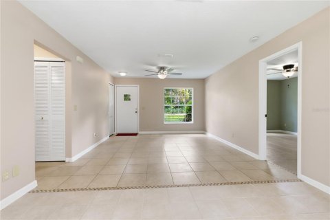 House in DeLand, Florida 2 bedrooms, 89.19 sq.m. № 2266580 - photo 7