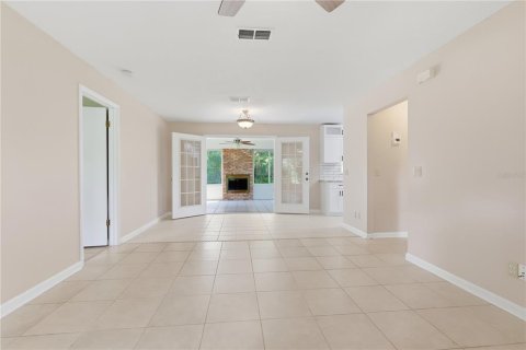 House in DeLand, Florida 2 bedrooms, 89.19 sq.m. № 2266580 - photo 15
