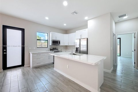 Снять в аренду виллу или дом в Окленд-Парк, Флорида 3 спальни, № 1954299 - фото 11