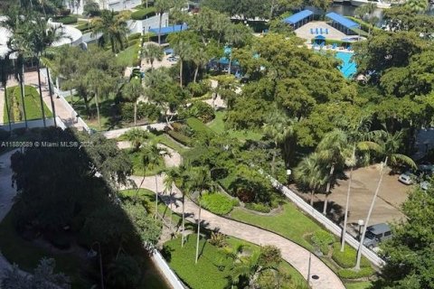 Condominio en venta en Hallandale Beach, Florida, 1 dormitorio, 76.92 m2 № 2014052 - foto 11