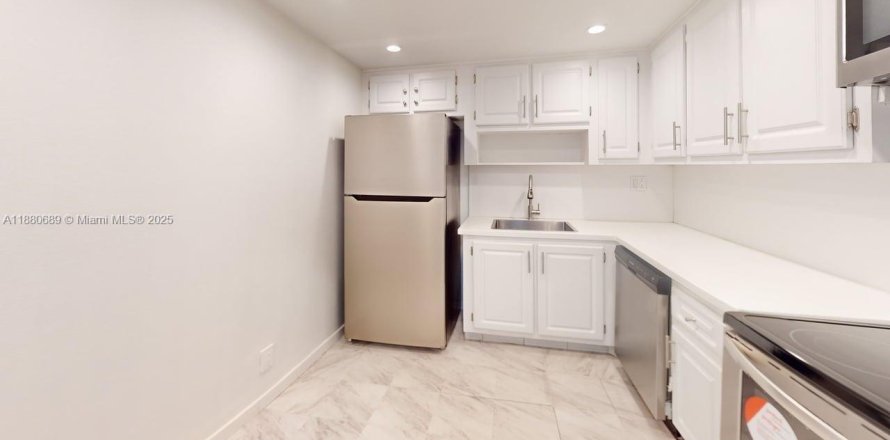 Condominio en Hallandale Beach, Florida, 1 dormitorio № 2014052