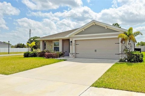 Villa ou maison à vendre à Polk City, Floride: 4 chambres, 171.22 m2 № 1848655 - photo 1