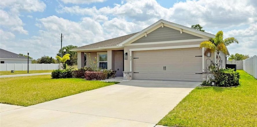Villa ou maison à Polk City, Floride 4 chambres, 171.22 m2 № 1848655