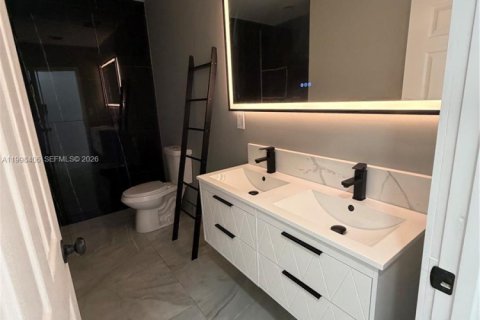 Купить виллу или дом в Майами-Спрингс, Флорида 4 спальни, 135.82м2, № 2060746 - фото 12