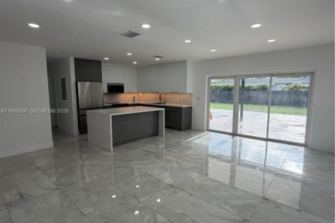 Купить виллу или дом в Майами-Спрингс, Флорида 4 спальни, 135.82м2, № 2060746 - фото 13