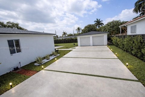 Купить виллу или дом в Майами-Спрингс, Флорида 4 спальни, 135.82м2, № 2060746 - фото 7